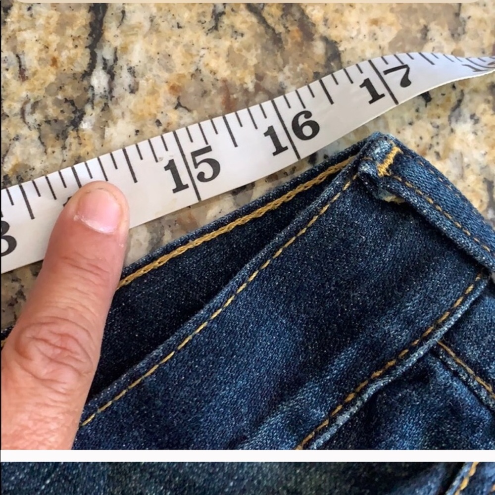 LEVI’s 569 High Rise Distressed Upcycled Fray - Picture 6 of 8
